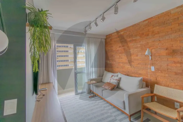 Apartamento Totalmente Mobiliado com Suíte, Sacada e Infraestrutura Completa!