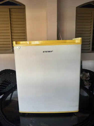 Frigobar Eterny 40L Compacto (Modelo Termoelétrico)