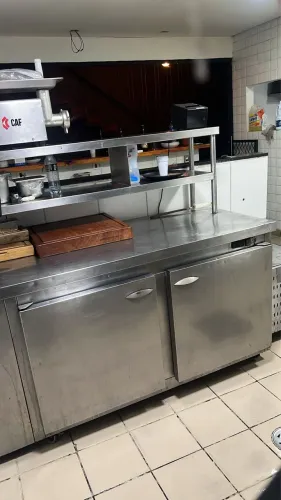ANÚNCIO - BALCÃO INDUSTRIAL DE INOX- REFRIGERADO