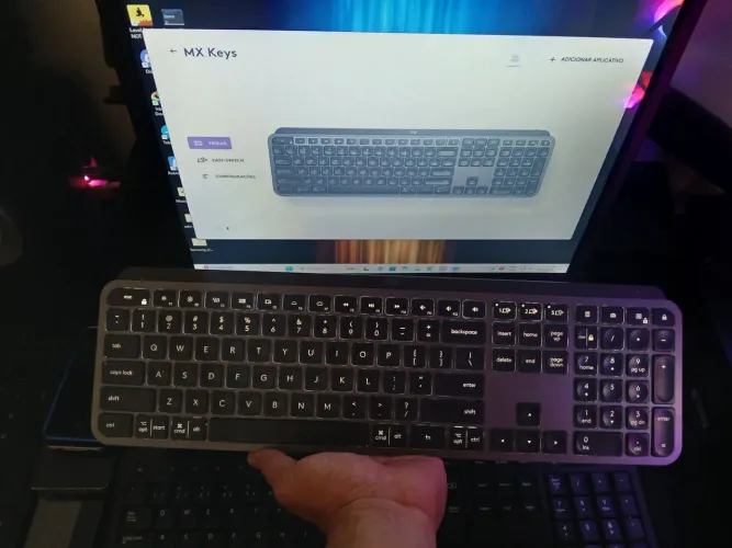 Teclado Mx Keys modelo YR0073, Bluetooth, retro iluminação, alumínio, USB-C