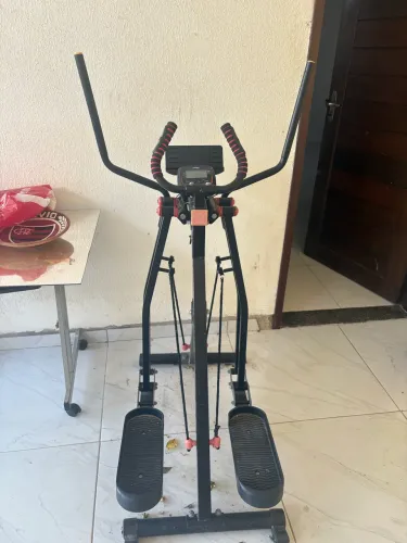 Ergométrico elíptico 
