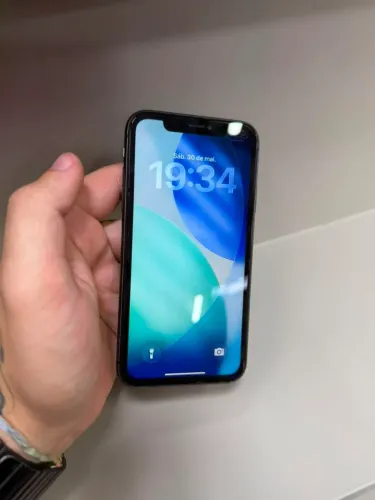 IPHONE 11 PRETO