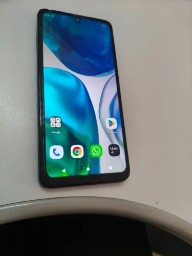 Moto G52 - detalhe na bateria