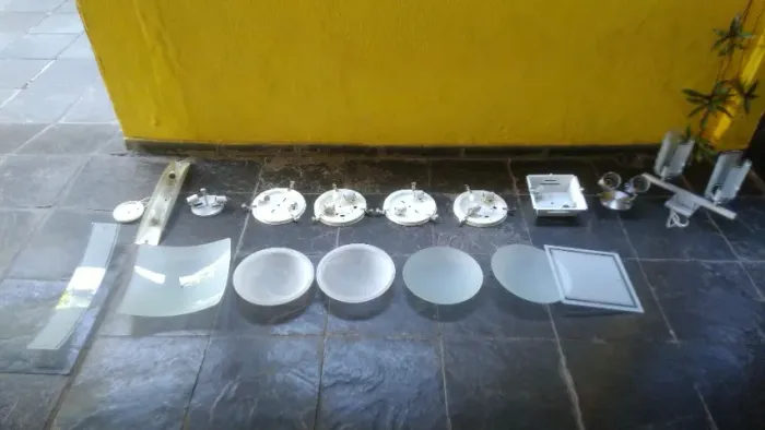 VENDO - 7 PLAFONS, 1 SPOT E 1 LUSTRE (TODOS)