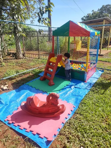 Piscina de bolinhas 1,20m por 1,20m de encaixe