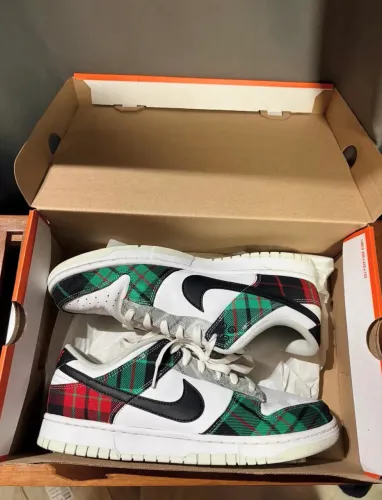 Nike Dunk Low Tartan Plaid