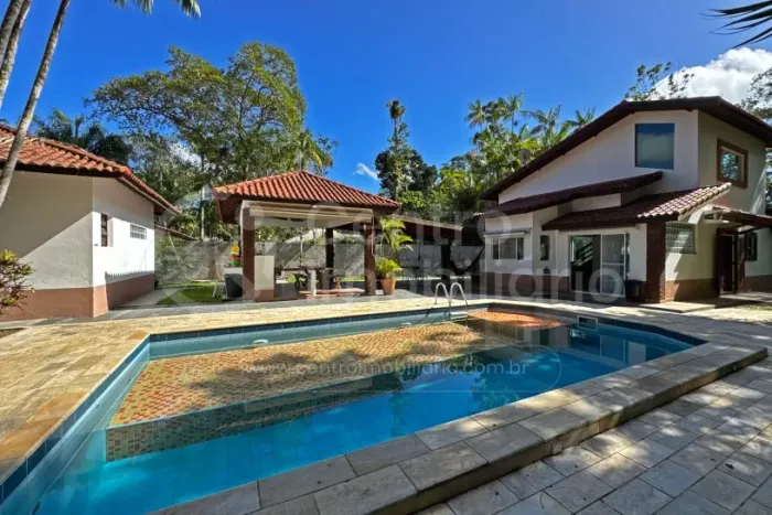 CASA à venda com piscina e 2 quartos em Peruíbe, no bairro Sao Marcos