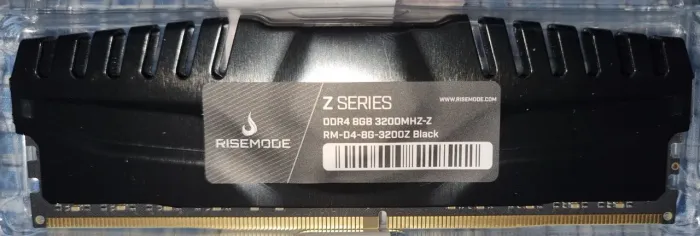 2 unidades DDR 4 8GB 3200mhz Rise Mode Z Usadas
