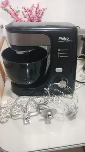 Batedeira planetária Philco usada 3 x praticamente nova