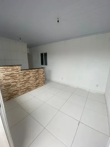Alugo casa