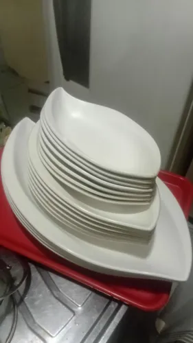 Travessas e pratos