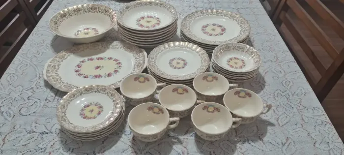 Conjunto de Louça. 38 pçs. 22K