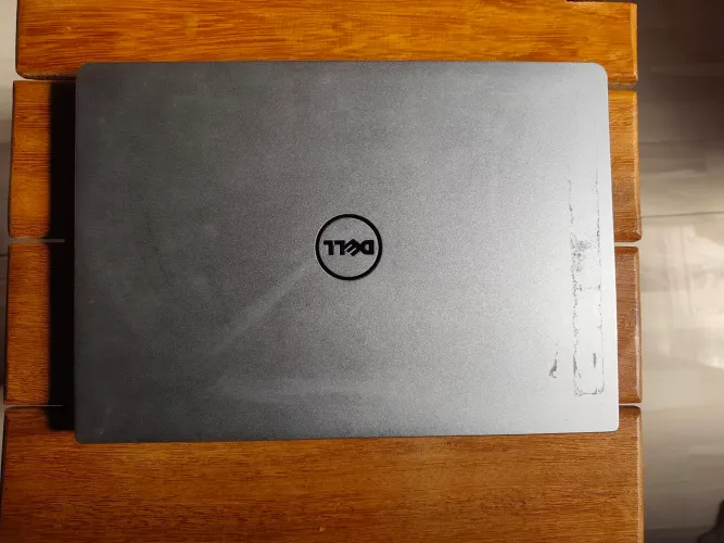 Ultrabook Dell Inspiron 14 P74G i7 7geração não liga