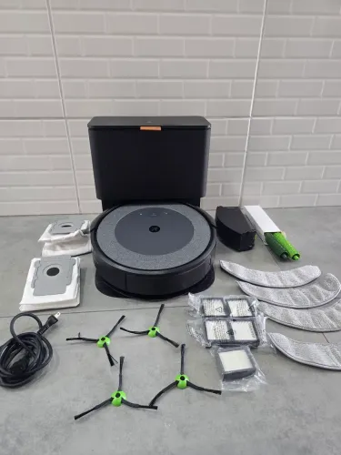 Roomba i5+ Combo Seminovo com extras! 