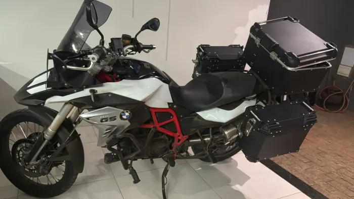 Moto bem conservada zera
