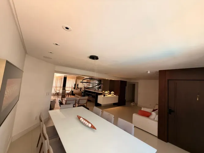 Alugo apartamento mobiliado com 280m e 4/4 sendo 3 suites