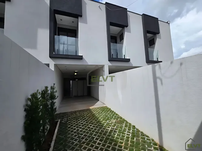 Sobrado 117m² na Bela Vista Osasco | 3 quartos, Quintal e 2 Vagas à Venda.