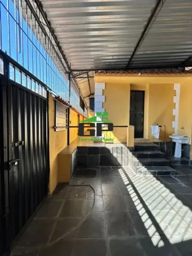 Casa com 2 dormitórios para locação em Marechal Hermes