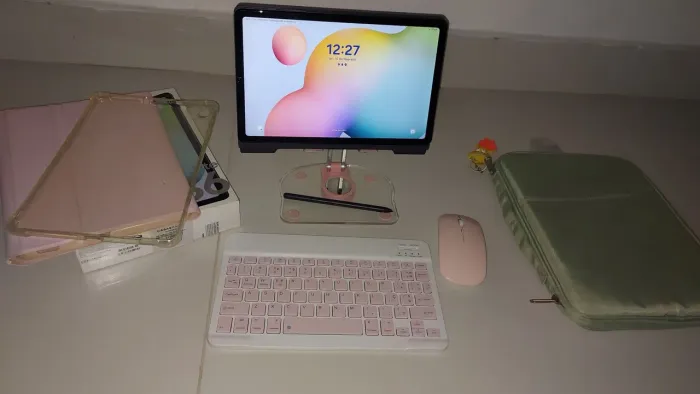 Vendo lindo Tablet S6 Lite Completo e com mais 8 maravilhosos itens para você estudar .