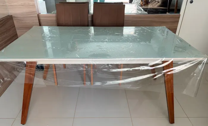 Mesa com 2 cadeiras