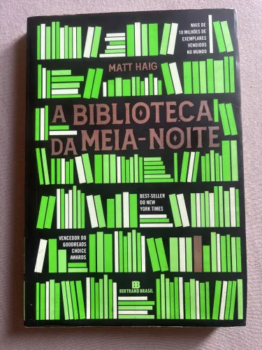 Livro a Biblioteca da meia-noite
