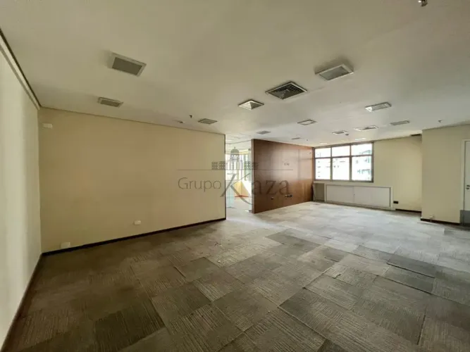 Conjunto Comercial - Vila Olímpia - 110M².