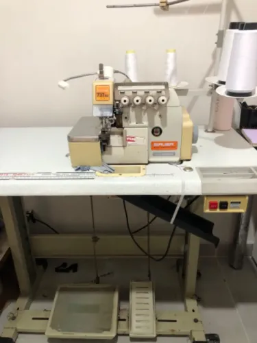 Maquina overlock ponto cadeia