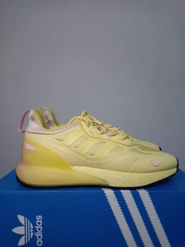 Tenis adidas ZX tamanho 36 original na caixa.