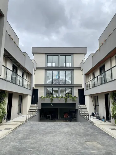 SOBRADO TRIPLEX NO Campina do Siqueira