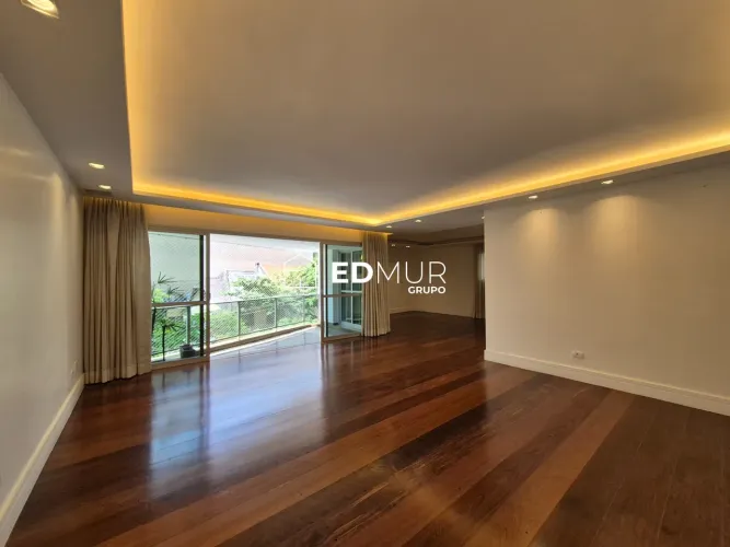 APARTAMENTO para VENDA com 236m² no bairro Santa Cecília com 3 quartos e 3 vagas. São Paul