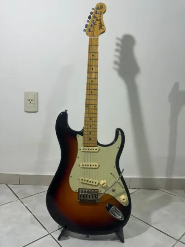 Guitarra Tagima 635 com upgrades (das antigas)