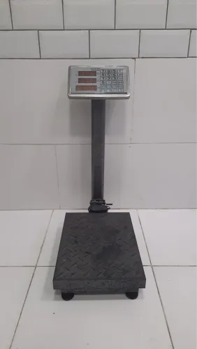Balança Plataforma Digital Industrial 300kg com Coluna
