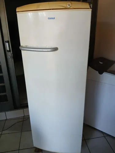 Vendo geladeira consul 220V