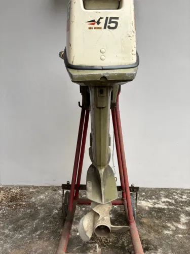 Motor de Popa Johnson 15 HP (1974) - Modelo 15R 74S - Com Carrinho