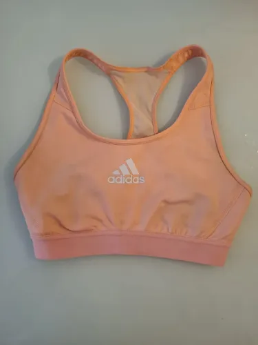 Top fitness adidas rosa bebê com costas nadador e detalhe dry-fit