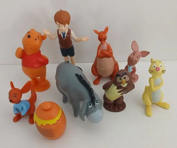 LOTE BONECOS MINIATURAS DISNEY ORIGINAIS URSINHO POOH CORUJÃO COELHO LEITÃO IÓ CAN GURU