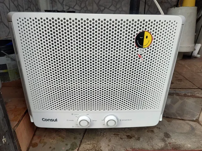 Ar condicionado Consul 10 BTUs 210 volts semi.novo 580,00