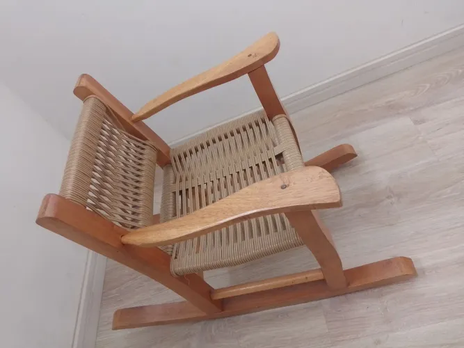 Cadeira infantil de balanço