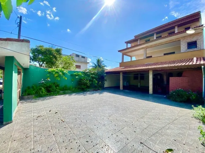 Casa para Venda em Itanhaém, Bopiranga, 3 dormitórios, 2 suítes, 1 banheiro, 6 vagas
