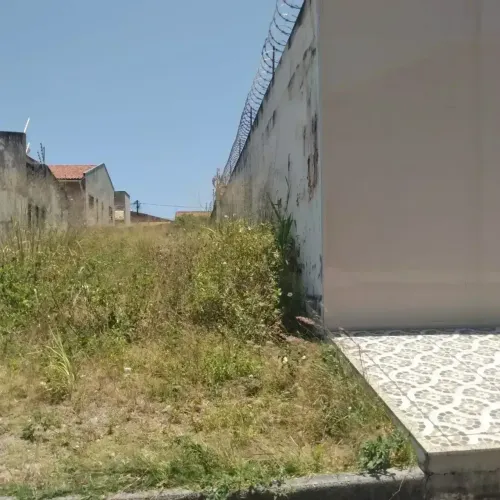 Imóvel para venda possui 105 metros quadrados em Cajazeiras - Fortaleza - CE