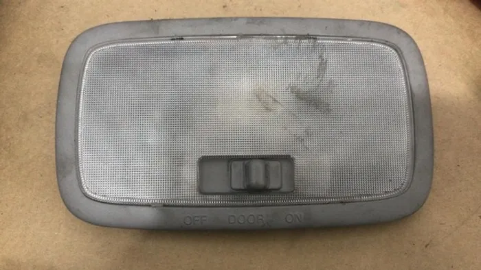 Hyundai i30 2011/2012 luz de teto e cortesia