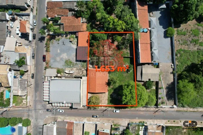 Imóvel com mais de 1.600 m² a poucos metros da Av. Fernando Correa