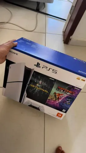 Ps5 Slim Midia Fisica 1TB + Jogos lacrado na caixa.