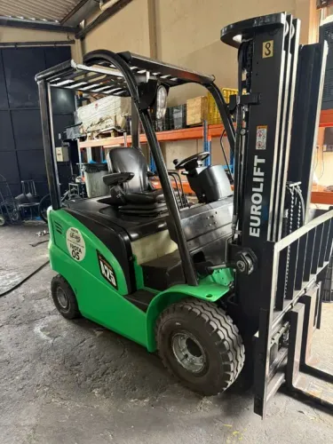Empilhadeira Hangcha 2,5t PREÇO IMPERDÍVEL