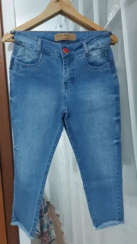 Calças jeans skinny com elastano - barra desfiada Novas