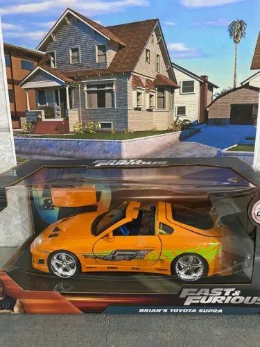 Miniatura Toyota supra velozes e furiosos