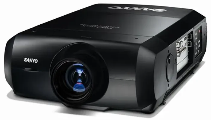 Projetor sany XF47 15.000 ansilumens funcionando