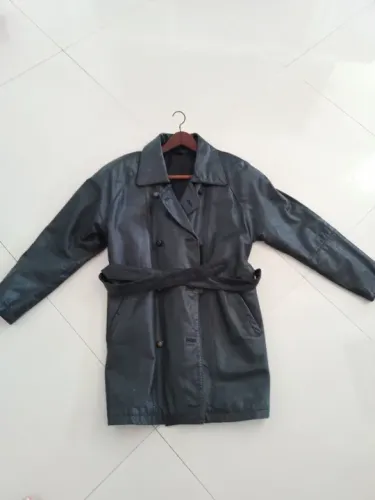 Jaqueta de couro forrada feminina preta oversized da Inglaterra