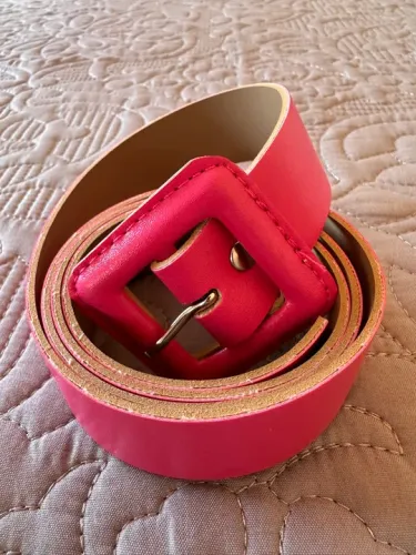 Vendo Cinto feminino pink em couro sintético Novo