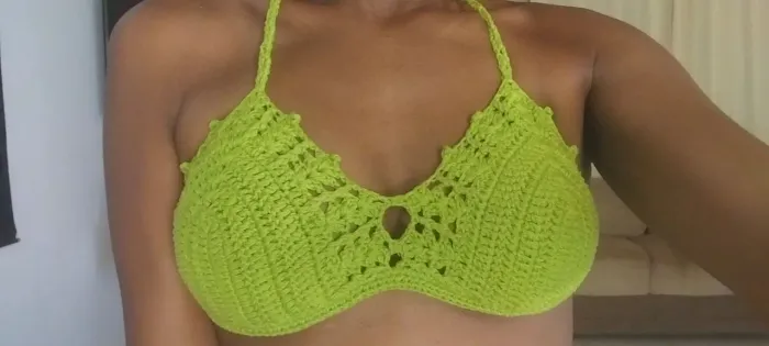 Vendo um biquine de croche tam P e  M